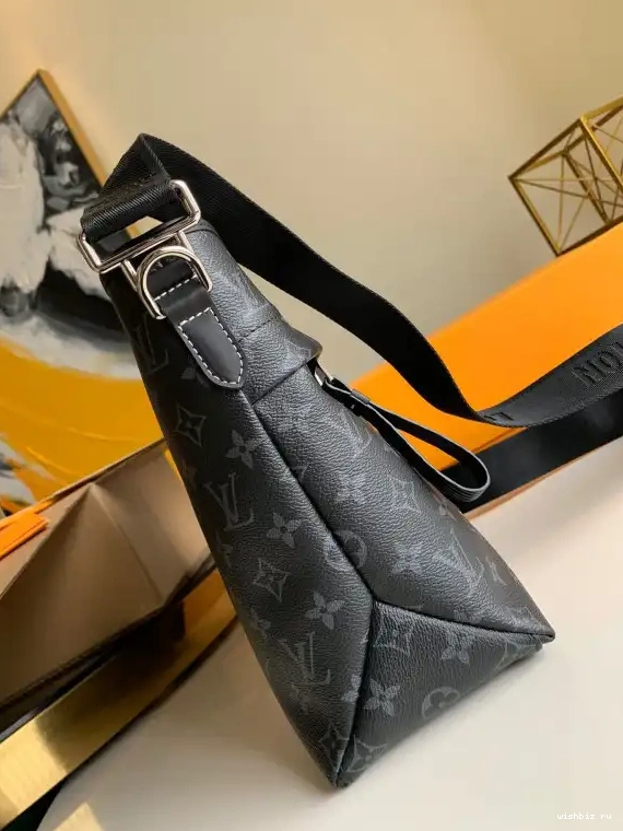 WIS BAG MESSENGER VUITTON LOUIS 0521